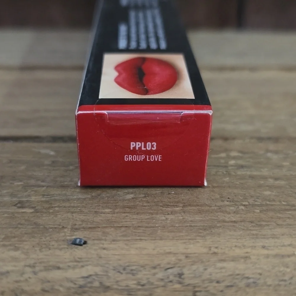 NYX Powder Puff Lippie-Group Love